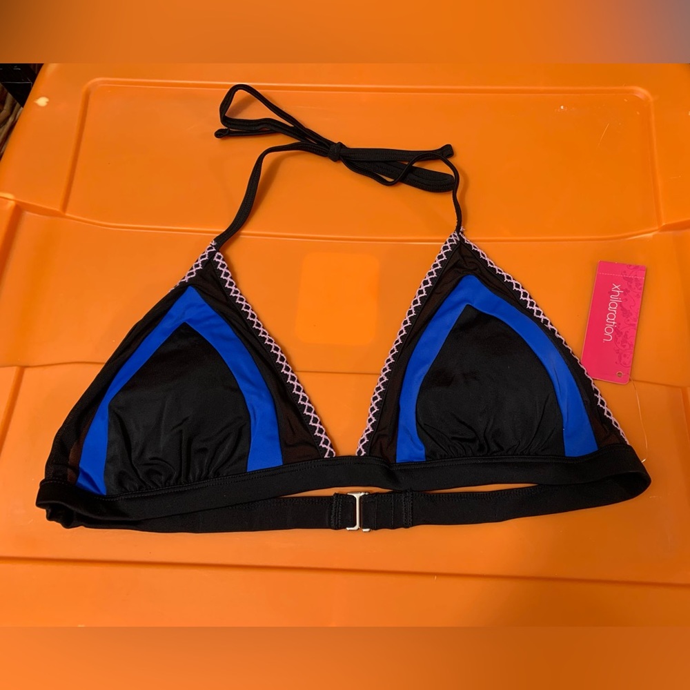 NWT 🏷 Xhilaration Bikini Top